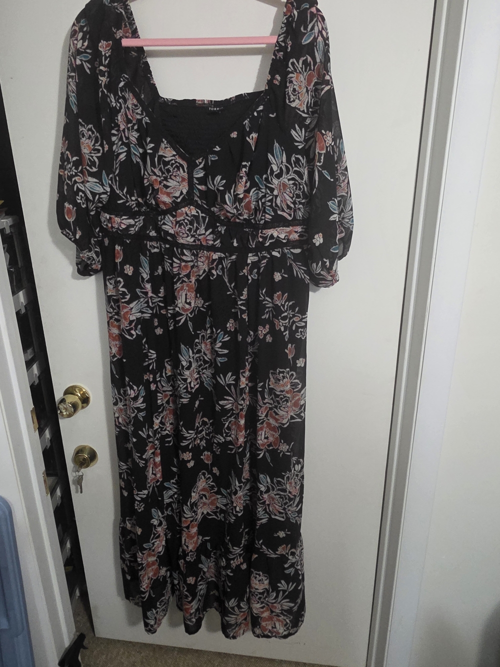 torrid Size 2 Black Floral Maxi Dress with Puff Sleeves